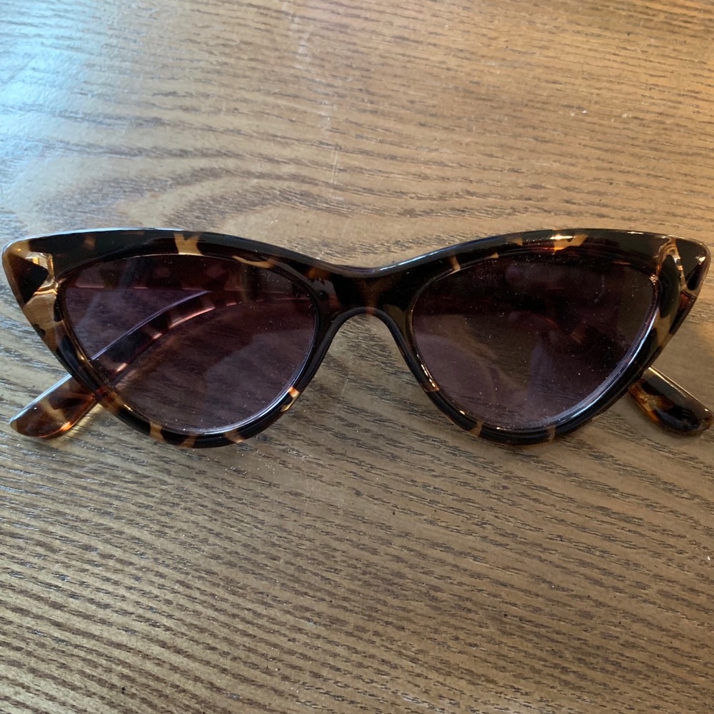Express sunnies